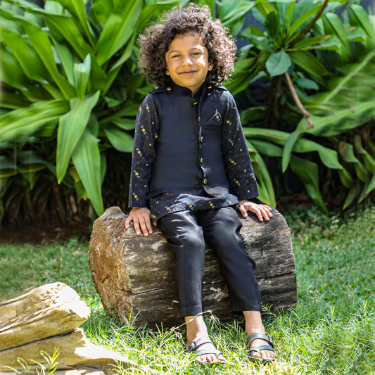 Boys Black Printed Kurta Jacket And Pyjama Set